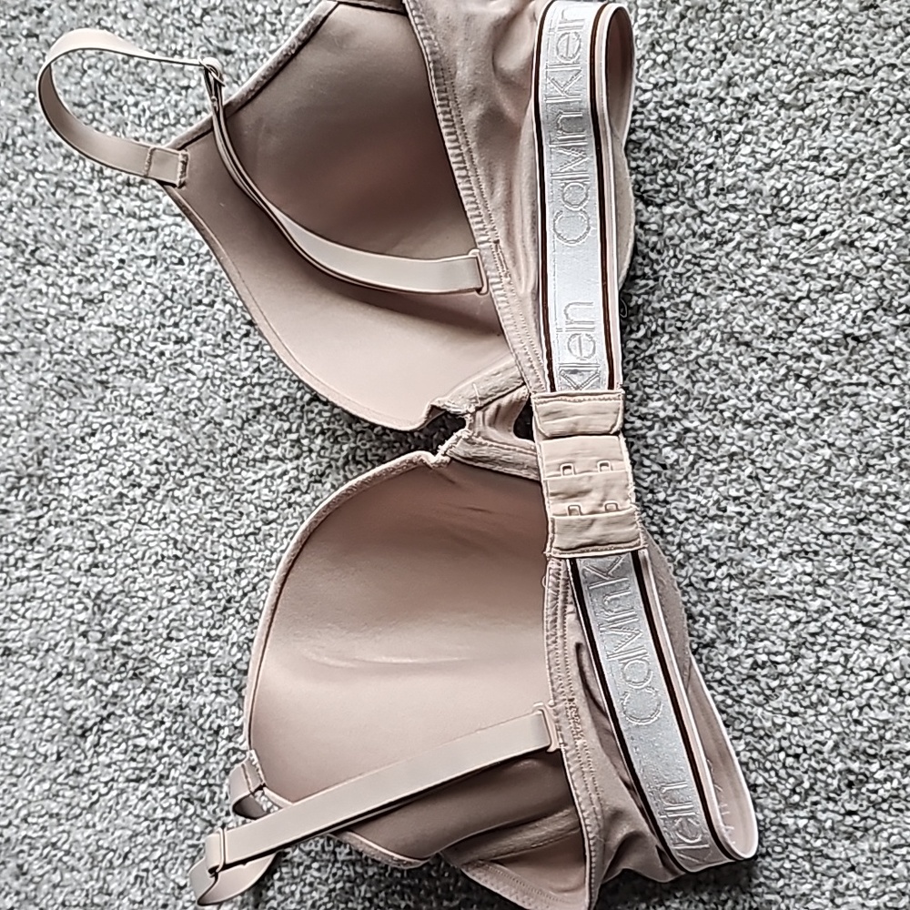 Calvin Klein Bra - Picture 2 of 4